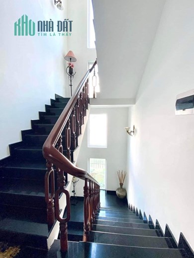 BÁN NHÀ BIỆT THỰ TẤN TRƯỜNG,  Quận 7, Mặt tiền ngang 12x20m, 3 tầng giá 32.x tỷ