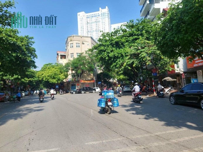bán nhà lô góc mặt phố Ngọc Lâm 40m x 4 tầng, mặt tiền 4.2m, nở hậu, kinh doanh ngày đêm