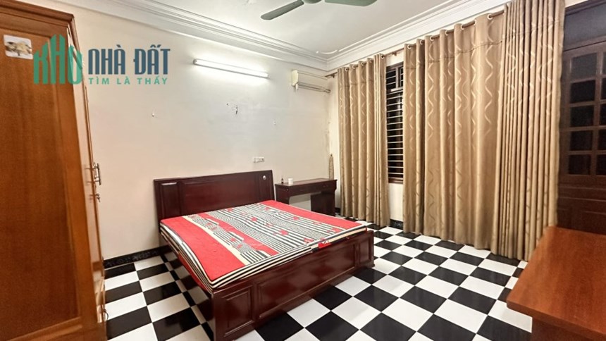 Bán nhà QuậnThanh Xuân, Vương Thừa Vũ,Phân lô, Ôtô.gần phố, 2 mặt ngõ,65m2, MT 4,8m - giá 8 tỷ