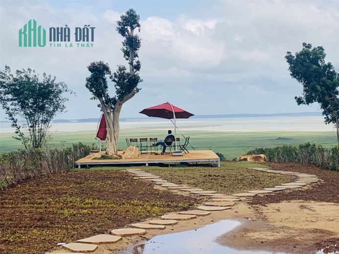 Chủ cắt lỗ 800tr cho lô 1000m2 ngay Hồ Trị An, view đẹp nhìn bao quát Hồ, LH 0907307123