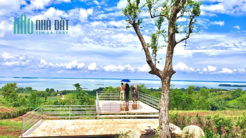 Chủ cắt lỗ 800tr cho lô 1000m2 ngay Hồ Trị An, view đẹp nhìn bao quát Hồ, LH 0907307123