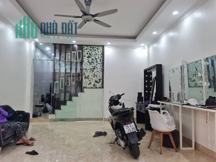 Nhà 5 tầng dân xây phố Ngô Gia Tự, ô tô tránh, kinh doanh, DT 45m2, MT 5.1m, nhỉnh 5tỷ