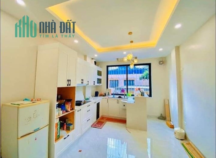 Nhà mặt phố đường 800A - Phùng Chí Kiên 62m*5T, thang máy, 2 thoáng, kinh doanh