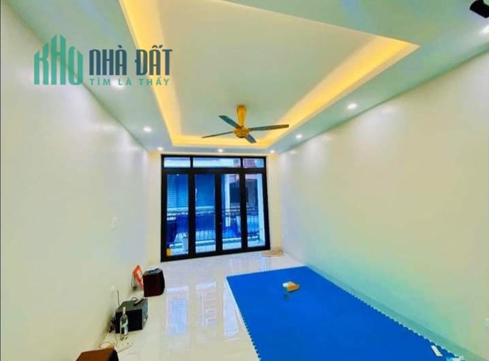 Nhà mặt phố đường 800A - Phùng Chí Kiên 62m*5T, thang máy, 2 thoáng, kinh doanh