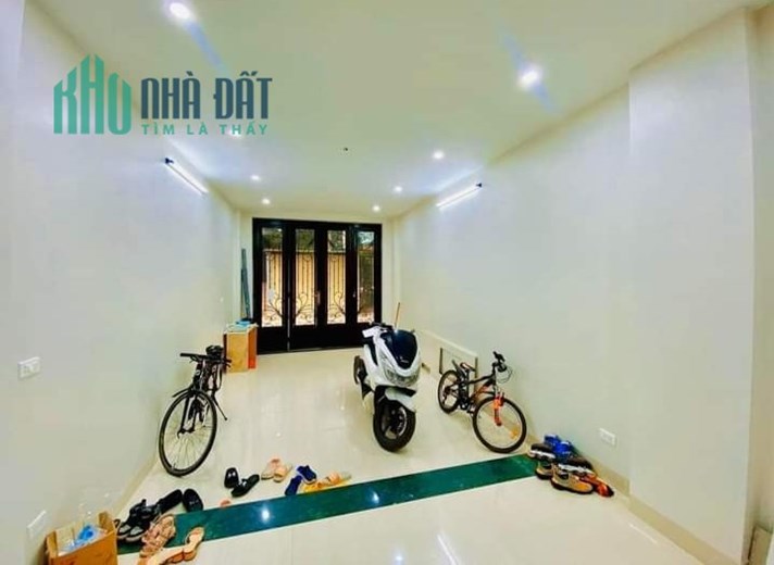 Nhà mặt phố đường 800A - Phùng Chí Kiên 62m*5T, thang máy, 2 thoáng, kinh doanh