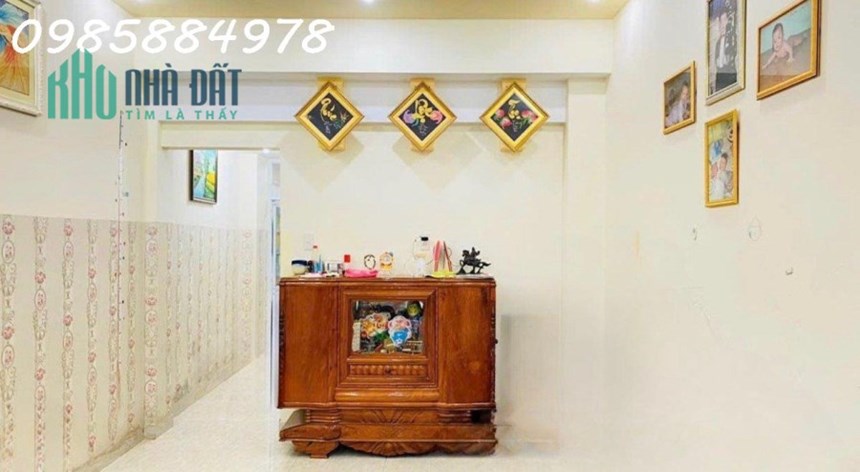 BÁN GẤP NHÀ HẺM HOÀNG DIỆU, VĨNH NGUYÊN, NHA TRANG. 

DT:70m2 (ngang 3,5m). Hướng: Tây Nam.