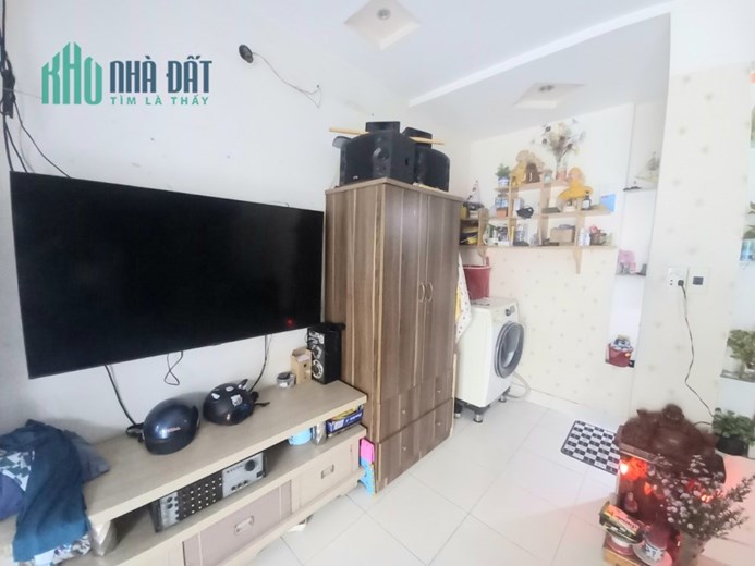 Mặt tiền KD gần chợ Thủ Đức- Chỉ 60tr/m2 - 117m2- Nở hậu - 2 tầng.