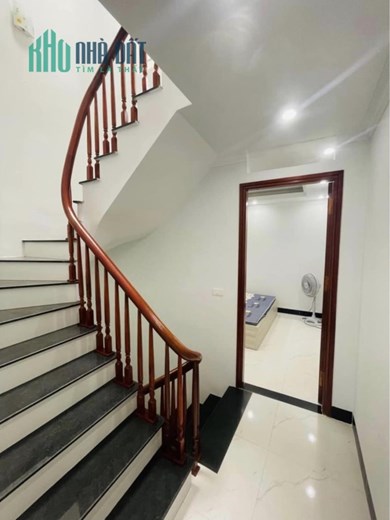 NHỈNH 5 TỶ - PHỐ LÊ QUANG ĐẠO 41M2 x 5T, LÔ GÓC 2 THOÁNG – NHÀ ĐẸP