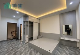Nhà mới Dt 35m, nhà 4 tầng, Mt 4m, giá 10 Triệu.