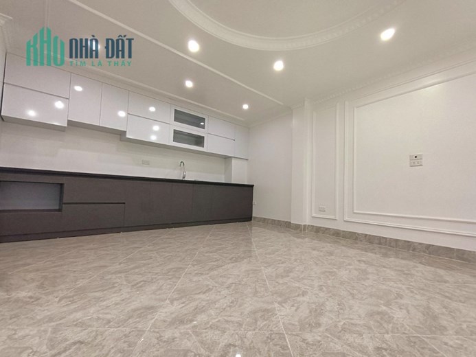 Diện tích trên 30m, 5 tầng mới, Mt 6m giá nhỉnh 4 tỷ.