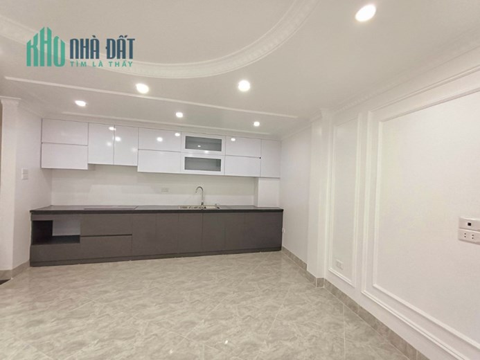 Diện tích trên 30m, 5 tầng mới, Mt 6m giá nhỉnh 4 tỷ.