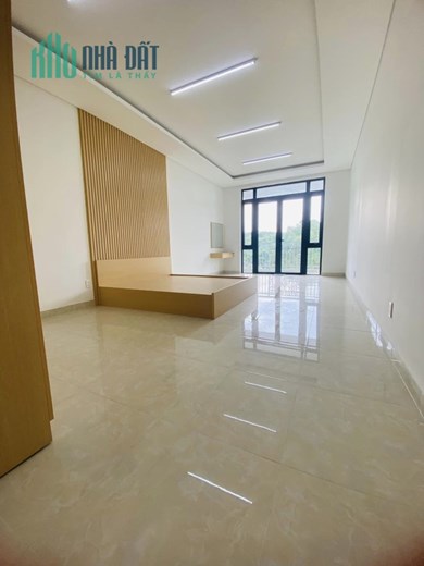 NHÀ 6 TẦNG - MẶT TIỀN ĐƯỜNG - CÓ THANG MÁY - ĐỐI DIỆN UBND QUẬN TÂN PHÚ - KHU VỰC KINH DOANH SẦM UẤT