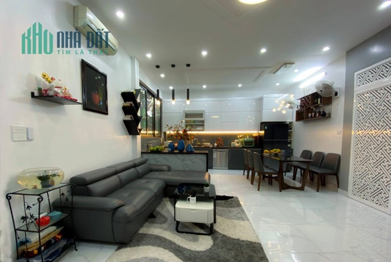 BÁN NHÀ VĂN MIẾU QUỐC TỬ GIÁM ĐỐNG ĐA, ÔTÔ ĐỖ CỬA – DT 39M2/5T – NHỈNH 4 TỶ