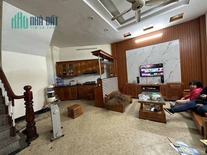 BÁN NHANH nhà Hoàng Mai,  HÀNG XÓM VỚI FELIZ HOMES DT 41m 5 Tầng. Ở Sướng hơn 3 tỷ