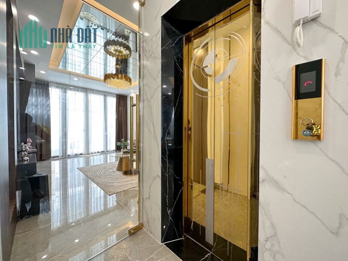 Bán nhà Huỳnh Tấn Phát , có thang máy giá siêu rẻ 6,5