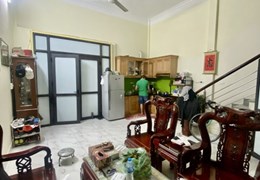 Cần bán nhà mới ngõ 151 Nguyễn Đức Cảnh Hoàng Mai 32M2 4T 3PN  nhỉnh 3 tỷ