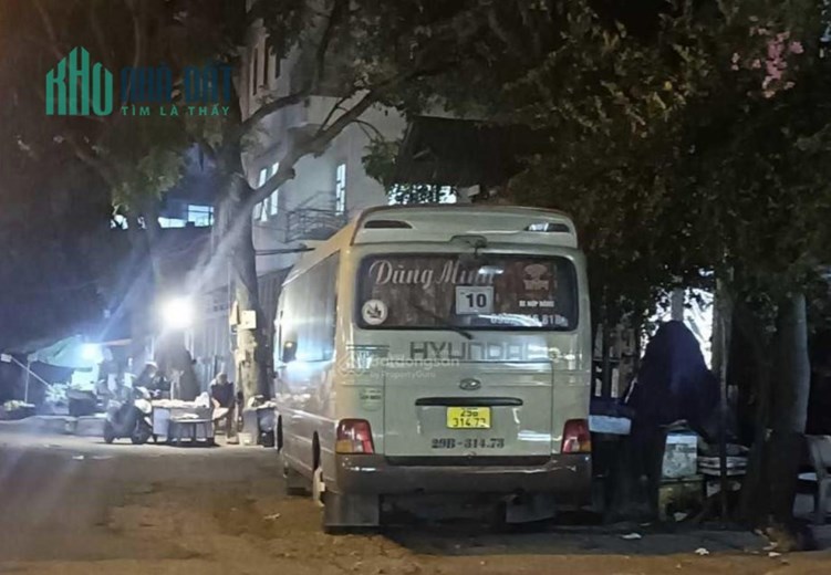 Chuyển nhượng 1200m² đất bds CN dịch vụ, ngay BX giáp Bát -Hoàng Mai