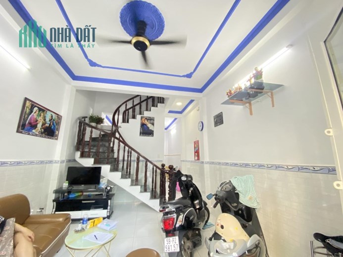 TÂN PHÚ - NHÀ ĐẸP 4 TẦNG BTCT - HẺM Ô TÔ - GẦN MẶT TIỀN