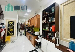 Bán nhà Vũ Xuân Thiều 43m, 5 tầng, chỉ 3,9 tỷ. Ô tô đỗ cửa.
