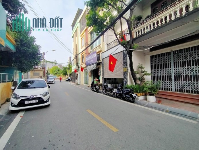 HOA LÂM - NHÀ ĐẸP DÂN XÂY - VỊ TRÍ ĐẸP MẶT PHỐ - TRUNG TÂM VIIỆT HƯNG - KINH DOANH - VĂN PHÒNG -