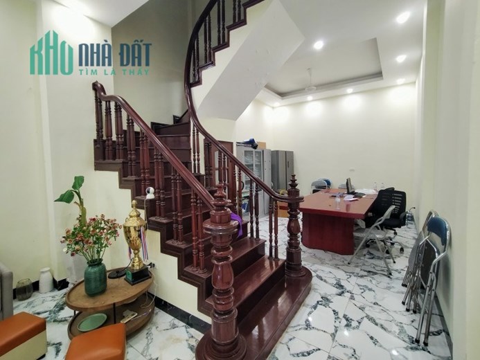 HOA LÂM - NHÀ ĐẸP DÂN XÂY - VỊ TRÍ ĐẸP MẶT PHỐ - TRUNG TÂM VIIỆT HƯNG - KINH DOANH - VĂN PHÒNG -