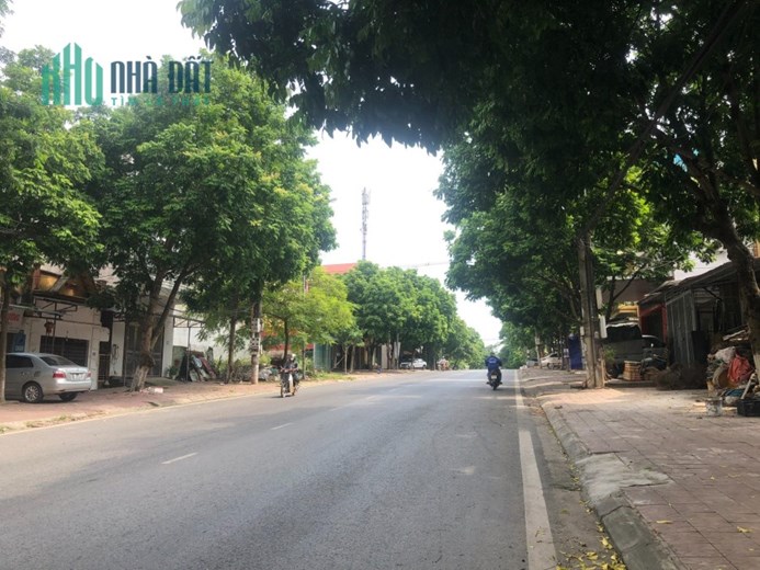 Bán nhà 3 tầng mặt đường chùa Hà Cũ, Định Trung, Vĩnh Yên Giá 4,4 tỷ.