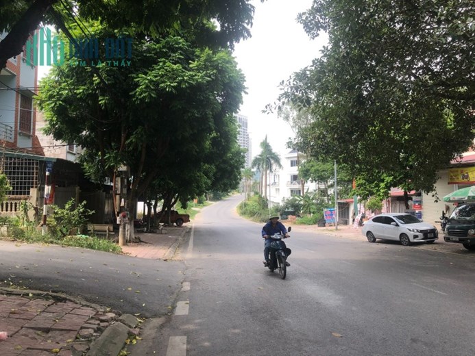 Bán nhà 3 tầng mặt đường chùa Hà Cũ, Định Trung, Vĩnh Yên Giá 4,4 tỷ.