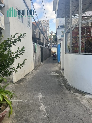 Bán nhà hẽm trung tâm tp Nha Trang cách biển 5p 54m2 giá 1 tỷ 550 call O79-53.53.53O