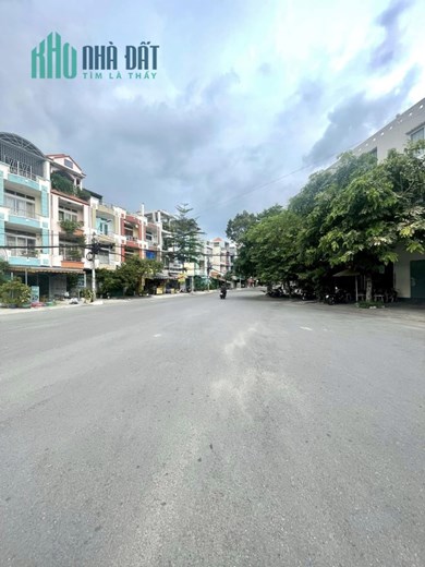 SIÊU PHẨM NHÀ ĐẸP KHU TÊN LỬA - TẶNG FULL NỘI THÂT - 52M2 - GIÁ CHỈ NHỈNH 6 TỶ