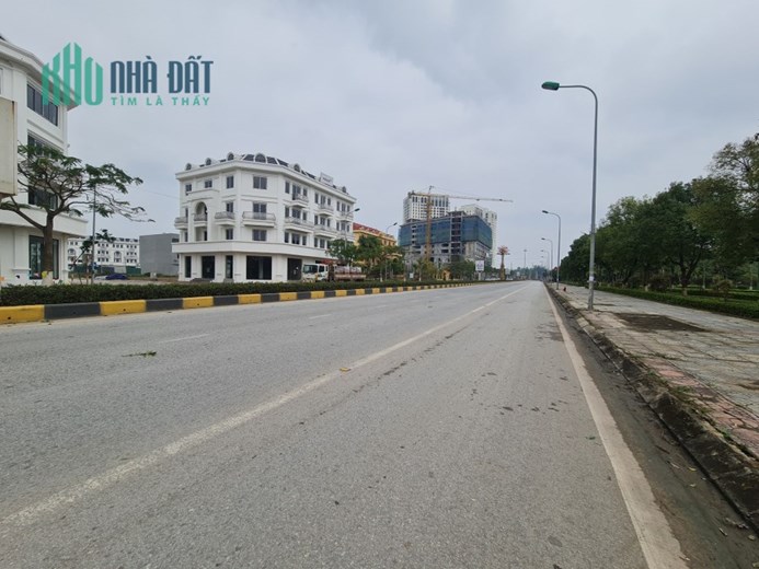 Bán 129m2  lô đất liền kề dự án VPIT Plazza ,Định Trung, Vĩnh Yên, giá : 2,8 tỷ/