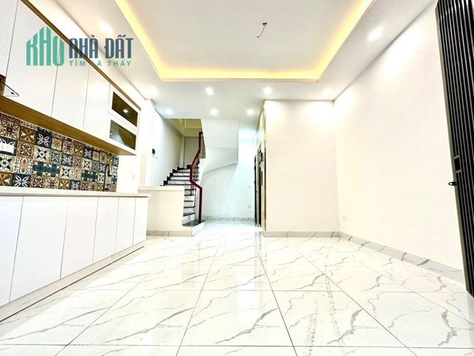 BÁN GẤP SIÊU PHẨM BẮC TỪ LIÊM- NHÀ MỚI 6 TẦNG + THANG MÁY , Ô TÔ 5 TẠ ĐỖ CÁCH 10M – 31M2 X 6 TẦNG X