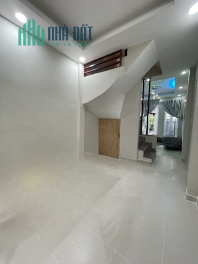 Thống Nhất, 4m2 x 12m5, 3 tầng đúc thật, hẻm 4m. 4.45 tỷ