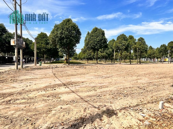 Còn 2 lô full thổ cư mặt tiền đường cần bán gấp