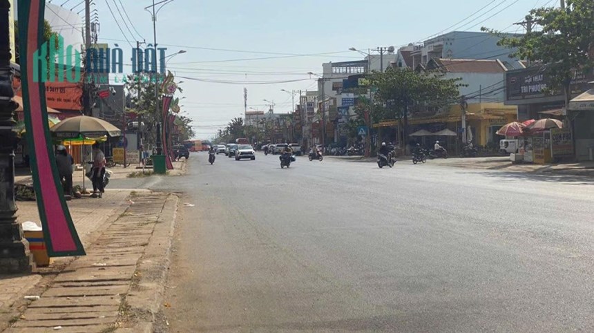 Bán lô đất mặt tiền trần hưng đạo, trung tâm liên nghĩa đức trọng.