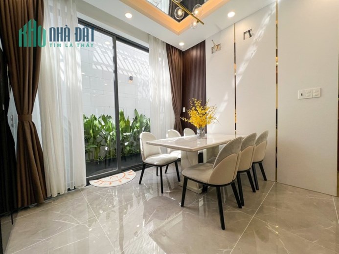 Bán nhà Huỳnh Tấn Phát , có thang máy giá siêu rẻ 6,5 tỷ