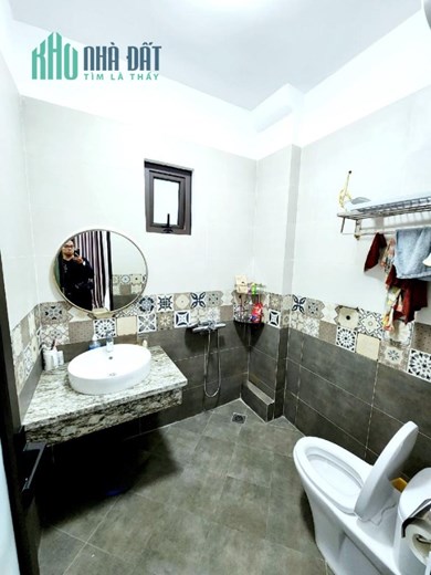 NHÀ LÔ GÓC- OTO ĐỖ CỬA- KHU DÂN TRÍ CAO TẠI Q.HAI BÀ TRƯNG