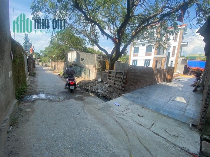 chính chủ bán 121m full thổ chia được 2 lô quảng bị chương mỹ giá đầu tư