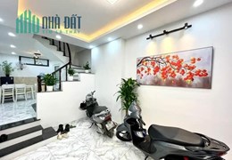 GIA ĐÌNH CHUYỂN CÔNG TÁC CẦN BÁN NHÀ PHỐ ÂU CƠ - QUẬN TÂY HỒ DT:40M2 MT:3.5M GỒM 3 PHÒNG NGỦ NHÀ 2