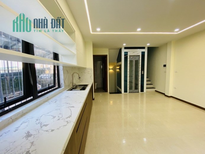 SIÊU PHẨM. Bán nhà phố Hoàng Đạo Thành, Thanh Xuân. 35m2 x 6 Tầng. THANG MÁY. Ô TÔ. Nhỉnh 6 Tỷ.