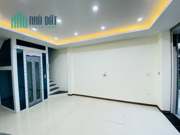 SIÊU PHẨM. Bán nhà phố Hoàng Đạo Thành, Thanh Xuân. 35m2 x 6 Tầng. THANG MÁY. Ô TÔ. Nhỉnh 6 Tỷ.