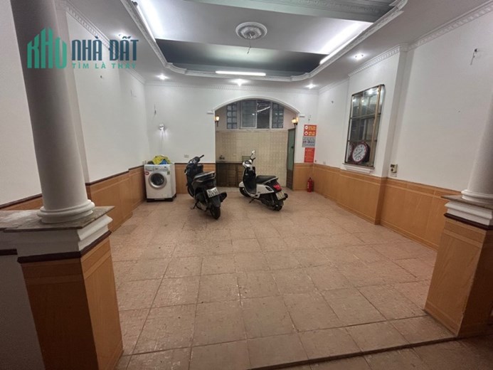 Bán nhà Tam Trinh, Hoàng Mai, 6 phòng cho thuê doanh thu 25 triệu 1 tháng 44 m2, 3 tỷ 990