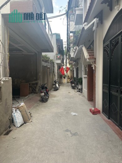 Bán đất Tam Trinh, Hoàng Mai, tặng nhà cấp 4 vẫn ở tốt, trước nhà 3m, 68m2, nhỉnh 5 tỷ