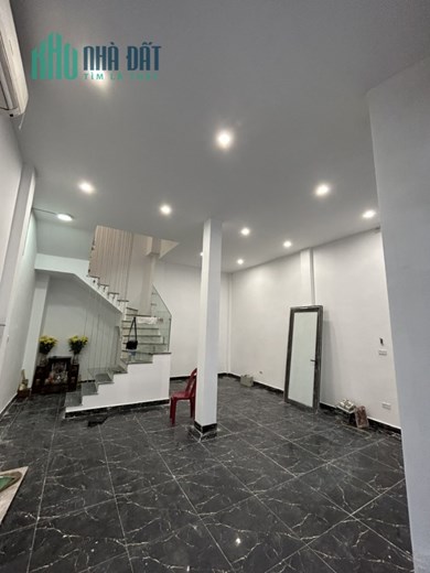 Chính chủ cho thuê nhà mặt phố Hàng Bún, Hoàn Kiếm DT48m2x4 tầng Giá 35tr/th Lh 0913743451