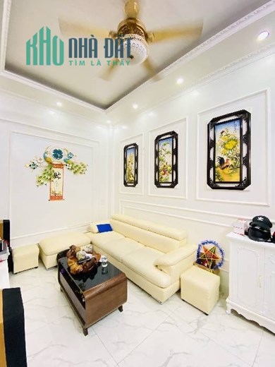 Nhà 42m x 4 tầng mới đẹp, gần ngã tư Trương Định-Tân Mai, ngõ thoáng- Morning đỗ cửa, giá 5,7 tỷ