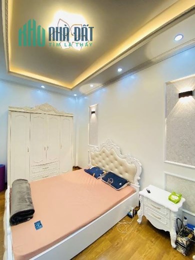 Nhà 42m x 4 tầng mới đẹp, gần ngã tư Trương Định-Tân Mai, ngõ thoáng- Morning đỗ cửa, giá 5,7 tỷ
