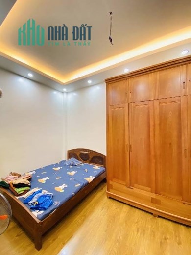 Nhà 42m x 4 tầng mới đẹp, gần ngã tư Trương Định-Tân Mai, ngõ thoáng- Morning đỗ cửa, giá 5,7 tỷ