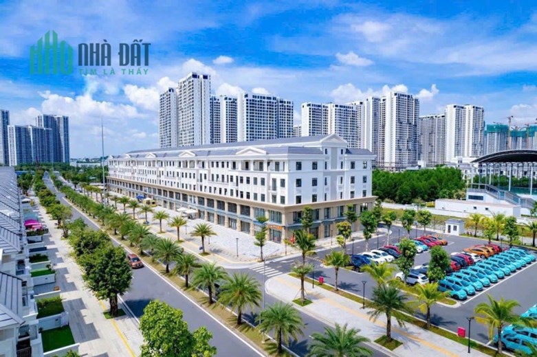 Phố thương mại Vinhomes 6 tầng, ngay cổng chính, thu nhập 1,5 tỷ/ năm, chiết khấu 45%