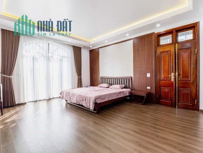 Tôi bán biệt thự 16 Làng việt kiều Châu Âu cạnh công viên 220m2 chỉ 31.68 tỷ. LH 0989.62.6116
