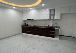 Bán nhà Thịnh Quang Đống Đa 40m 5 tầng mặt tiền 5m nhà đẹp ở ngay nhỉnh 4 tỷ lh 0975124520