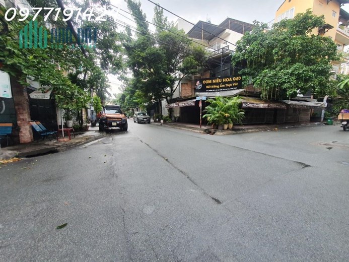 CHÍNH CHỦ BÁN NHÀ MẶT TIỀN ĐƯỜNG GẦN CHỢ CHU VĂN AN, BÌNH THẠNH,4X18M, TRỆT 3 LẦU, GIÁ 11 TỶ
